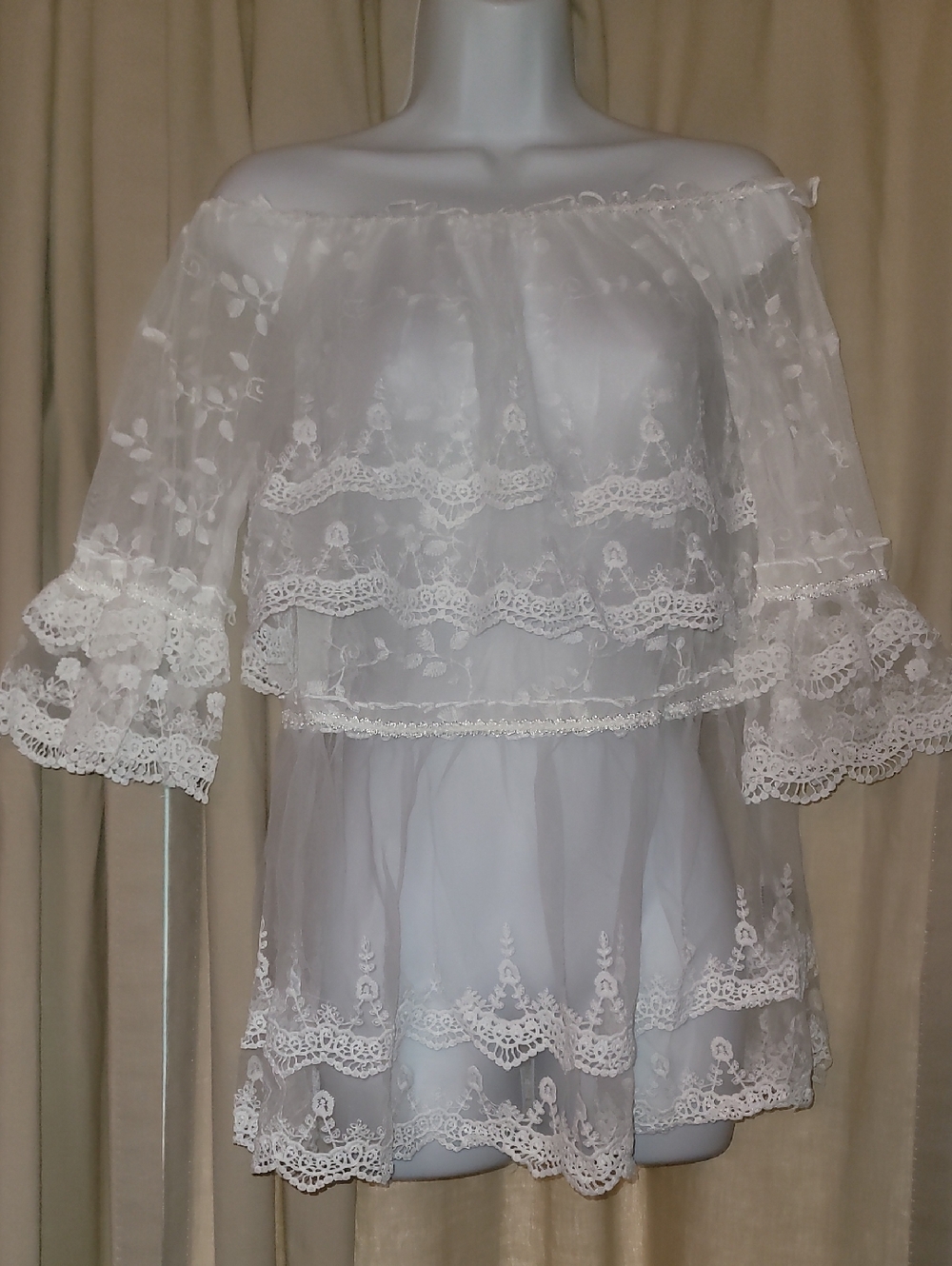 POL delicate white lace Sheer blouse with embroidery